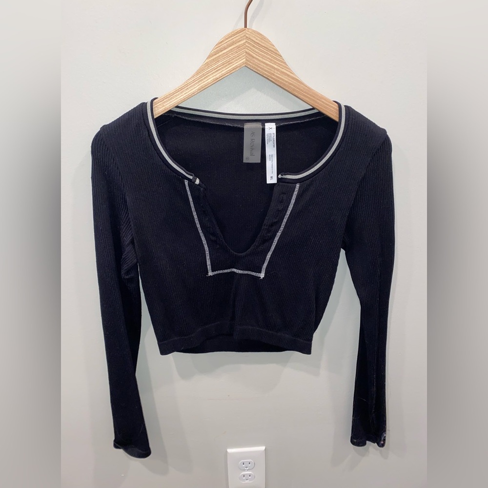 Altar’d State Revival Black Ribbed V-Neck Cropped Long Sleeve Top Women’s M/L